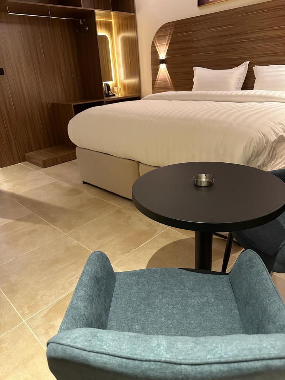 Aparthotel Trip Marsilia Served 4*